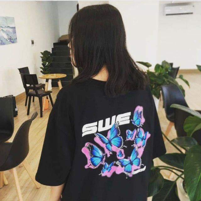 [YoloBoutique] ÁO THUN HỌA TIẾT BƯỚM SWE (ĐEN)