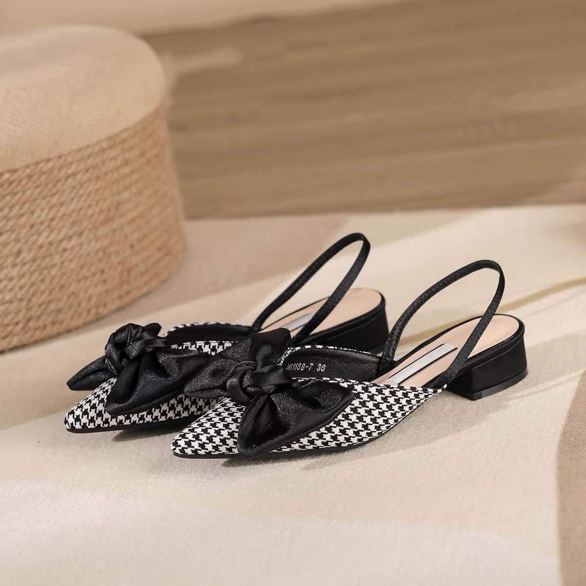 Sandal/ Dép Nữ Mũi Nhọn Nơ Lụa- hottrend ( sandal lụa) Mã H20caro