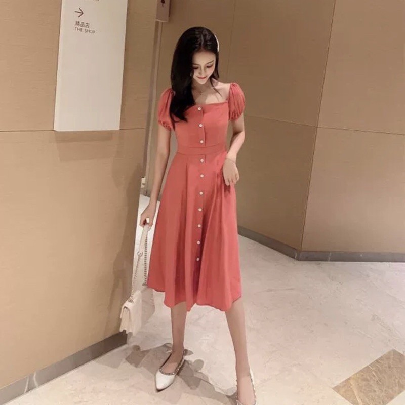 Đầm hồng ruốc cổ vuông