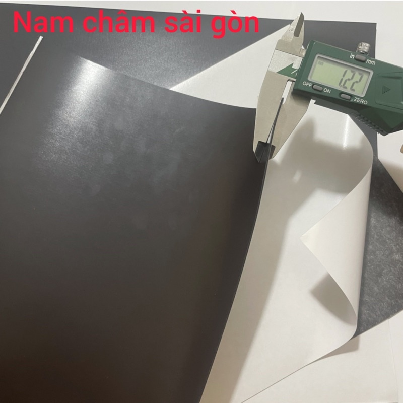 Nam châm lá A4 dày 1mm có keo dán tiện ích