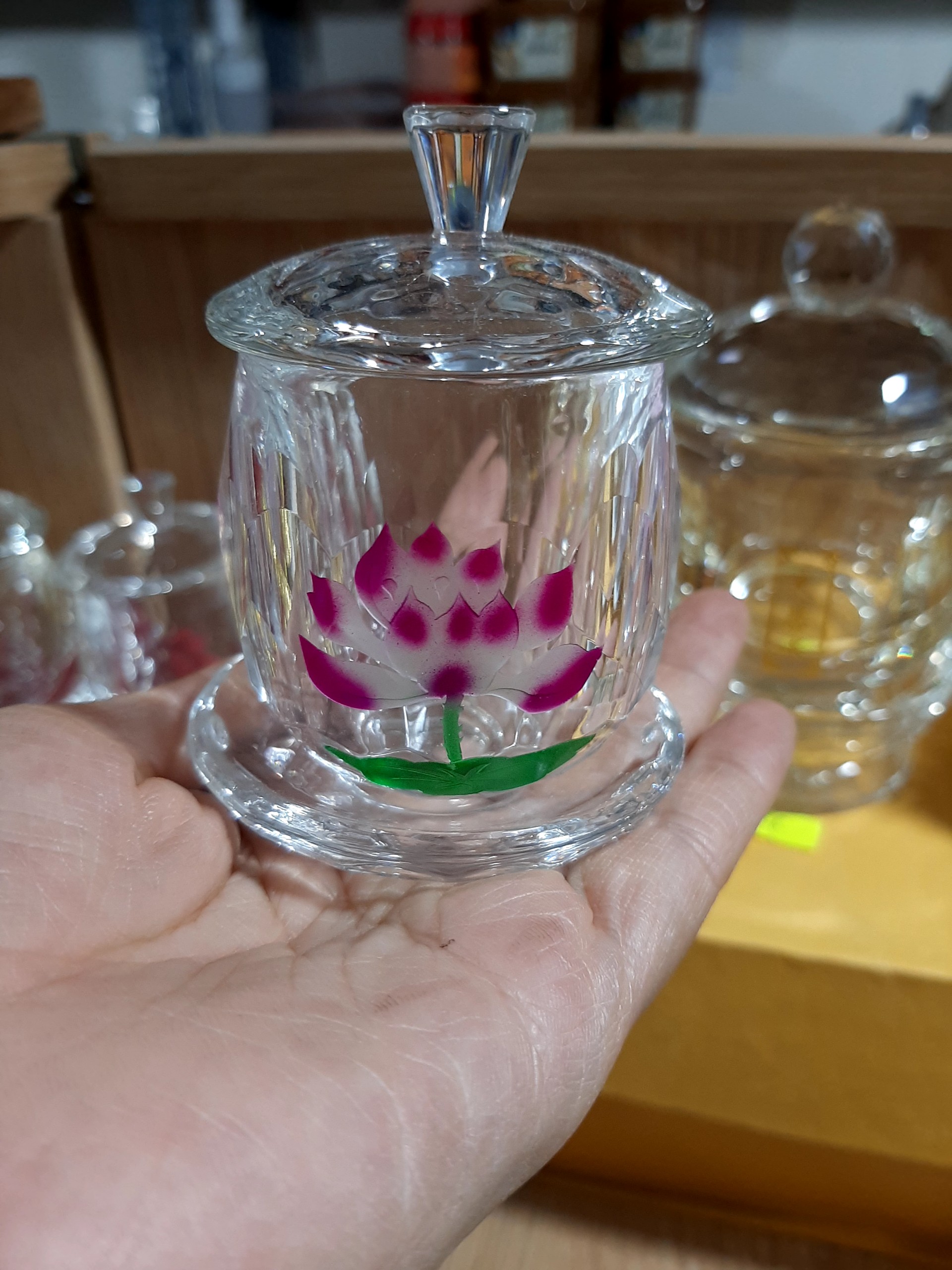 LY NƯỚC THỜ CÚNG PHALE