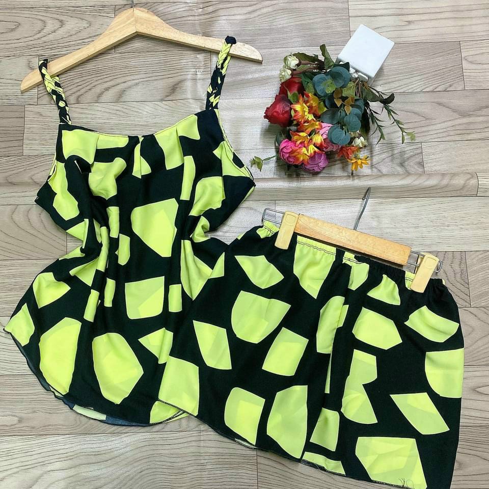 Set đùi lụa hàn hai dây cổ vuông