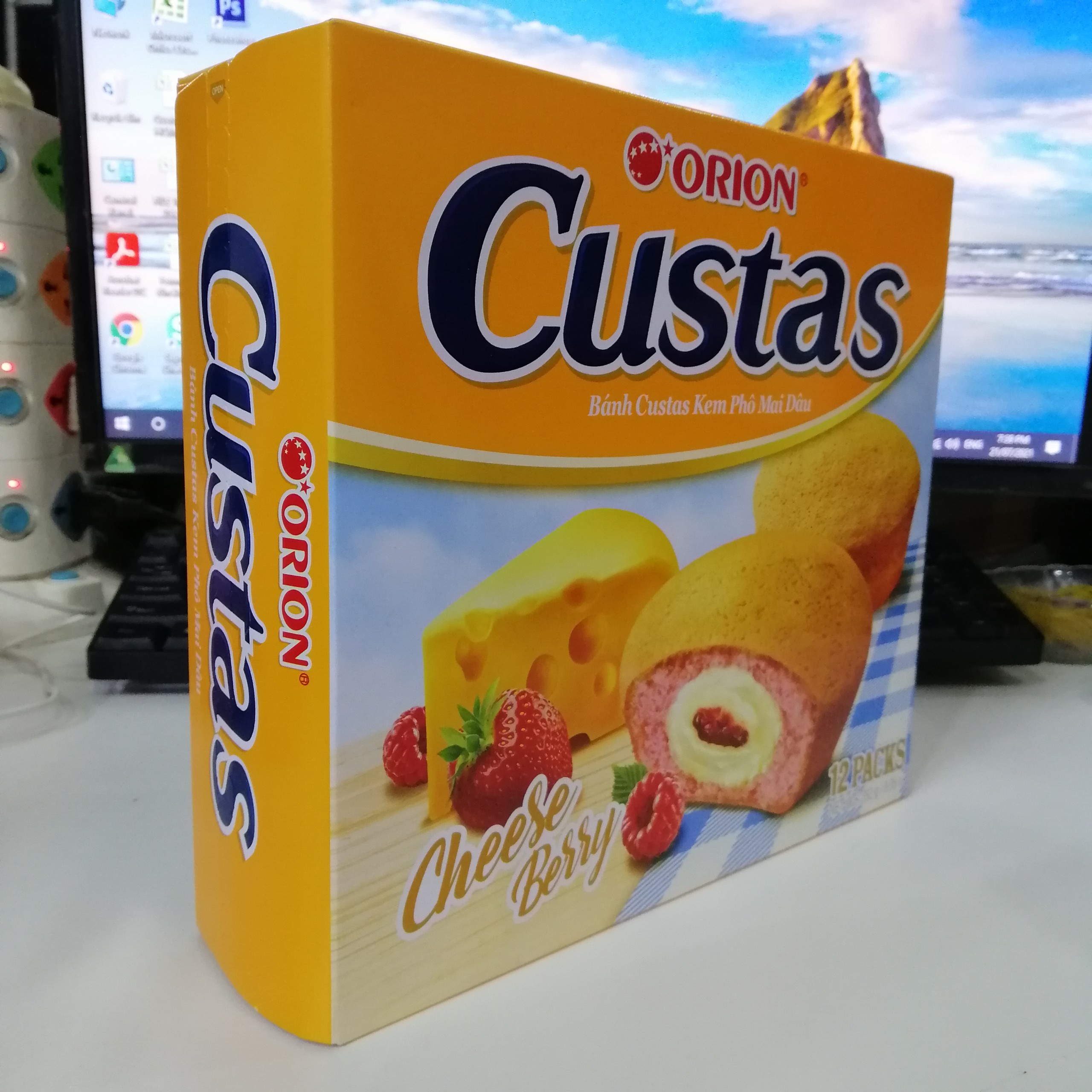 Bánh Custas Orion Kem Phô Mai Dâu (Hộp 12 cái)