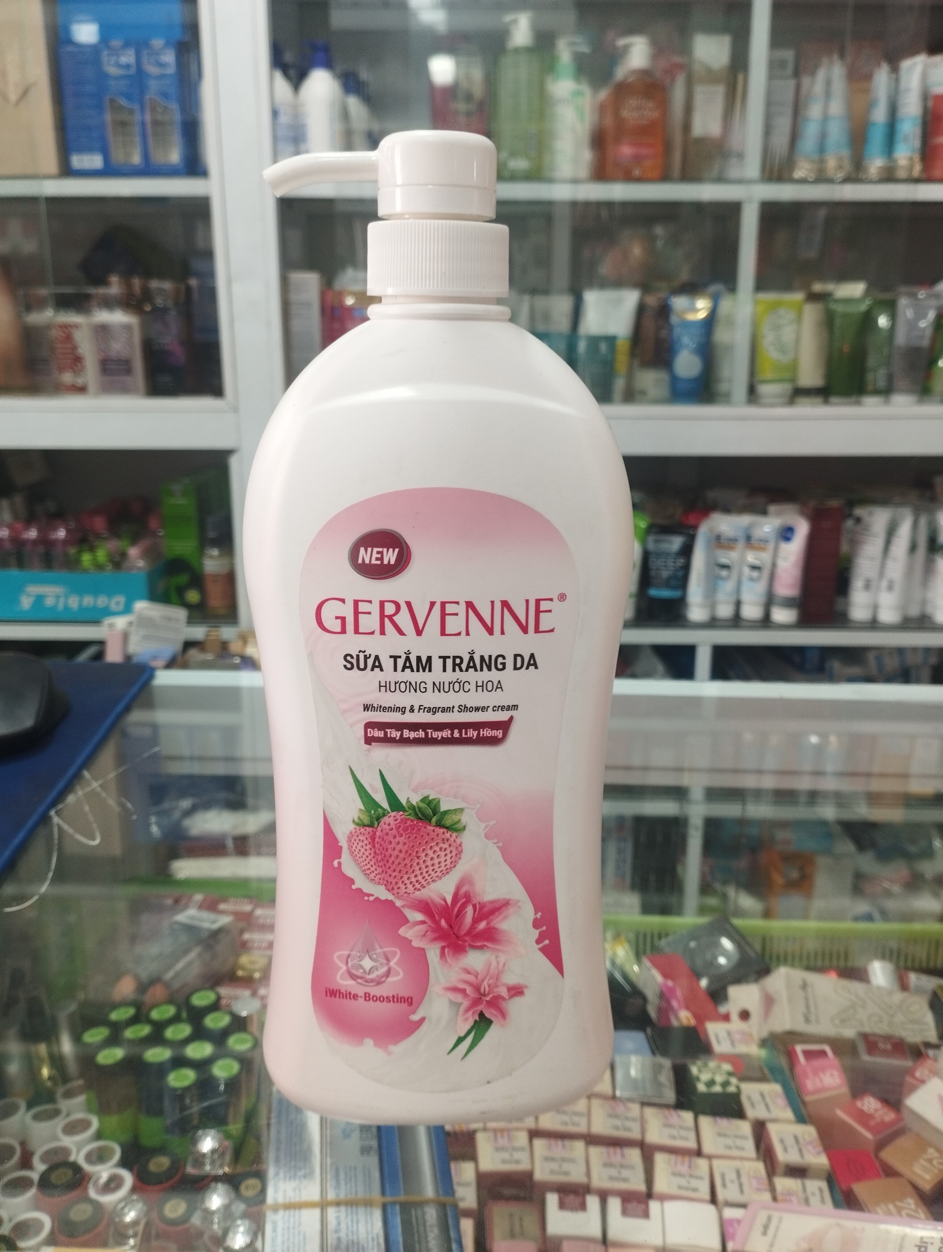 Sữa tắm trắng da gervenne dâu tây bạch tuyết và lily hồng 1200ml