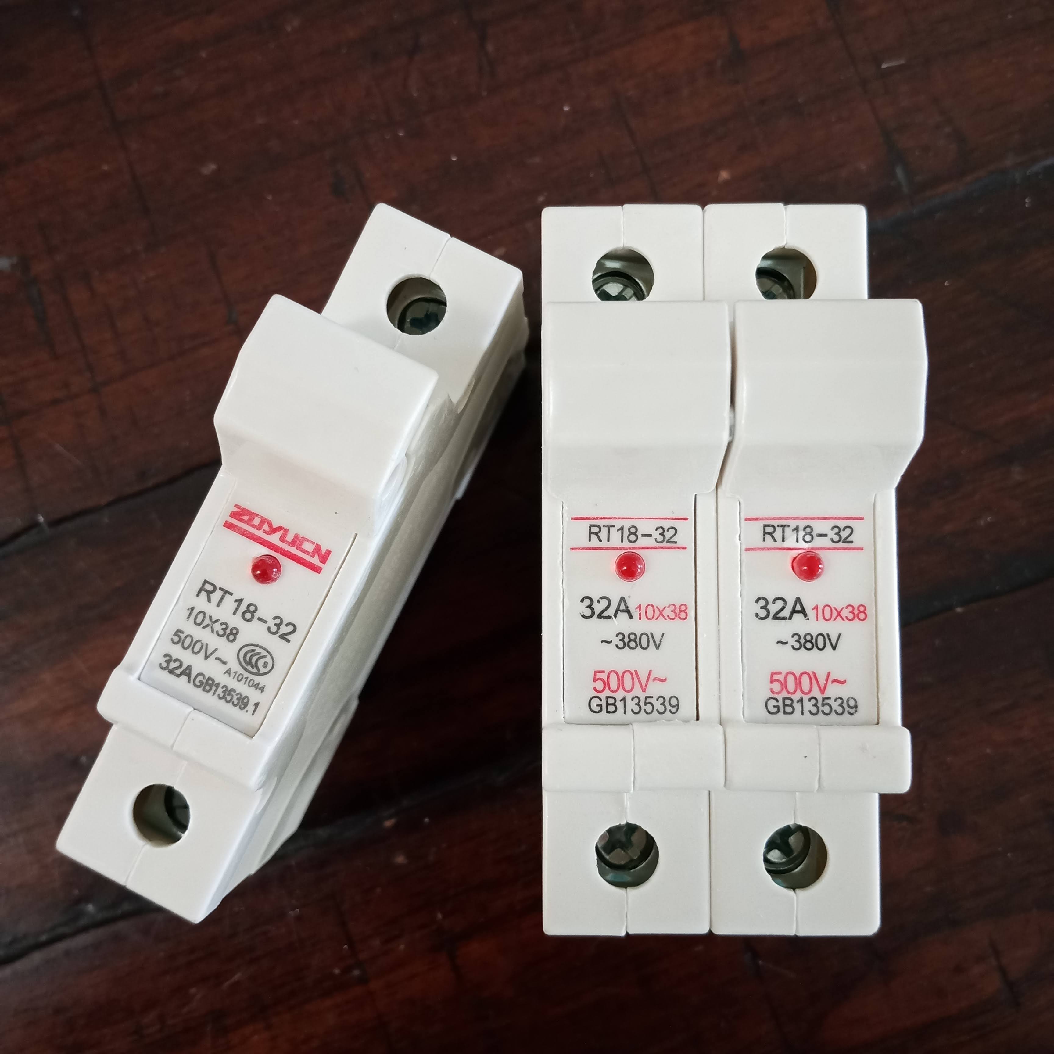 Đế cầu chì 1P 2P, Kèm cầu chì 16A- 32A