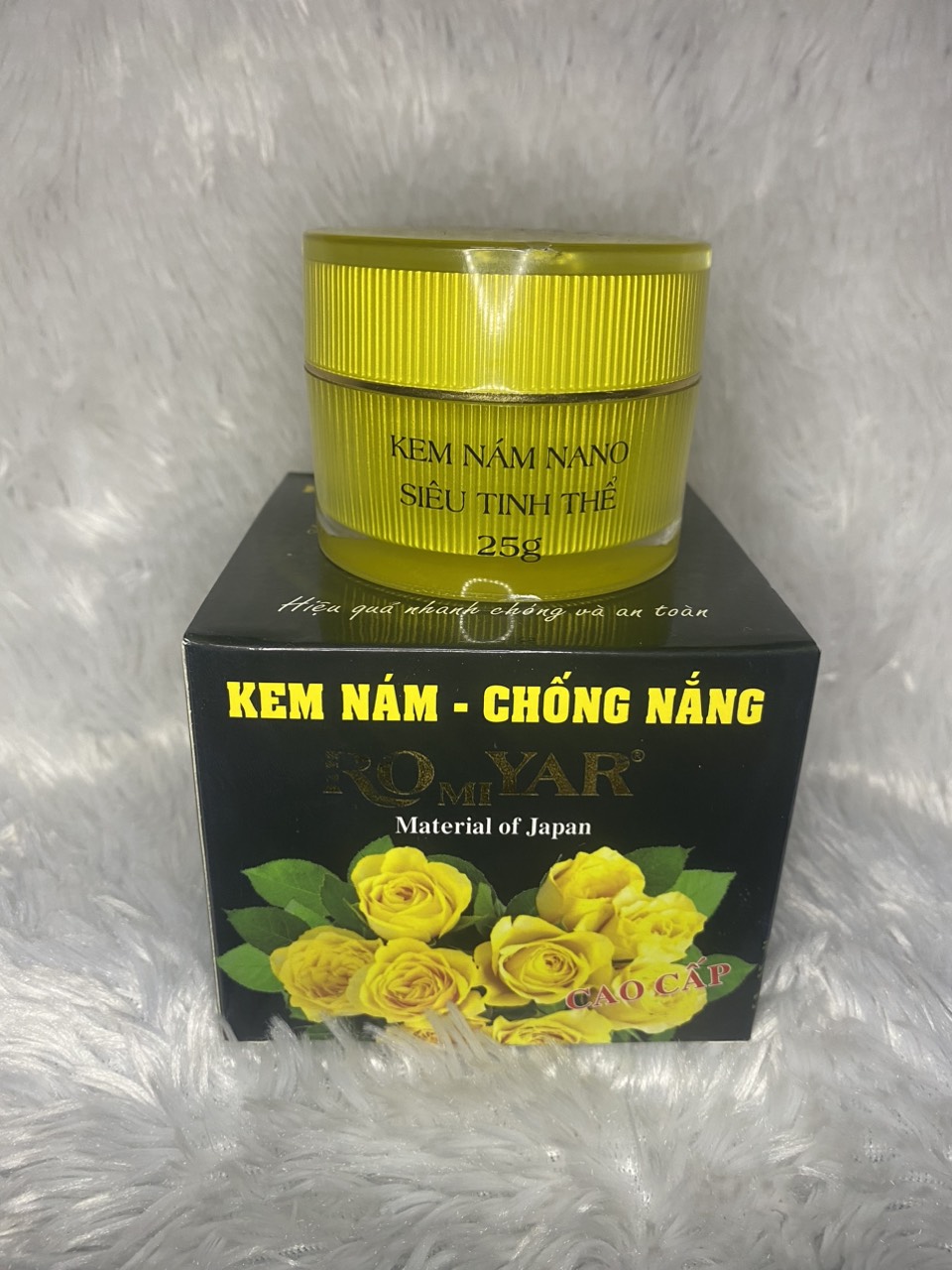 Kem Nám Vàng Chống Nắng 18g Romiyar (Mẫu Mới)
