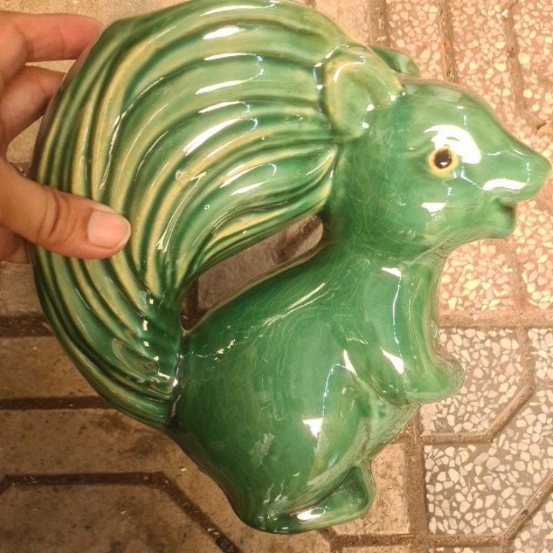 Chậu đất nung tráng men hình sóc xanh