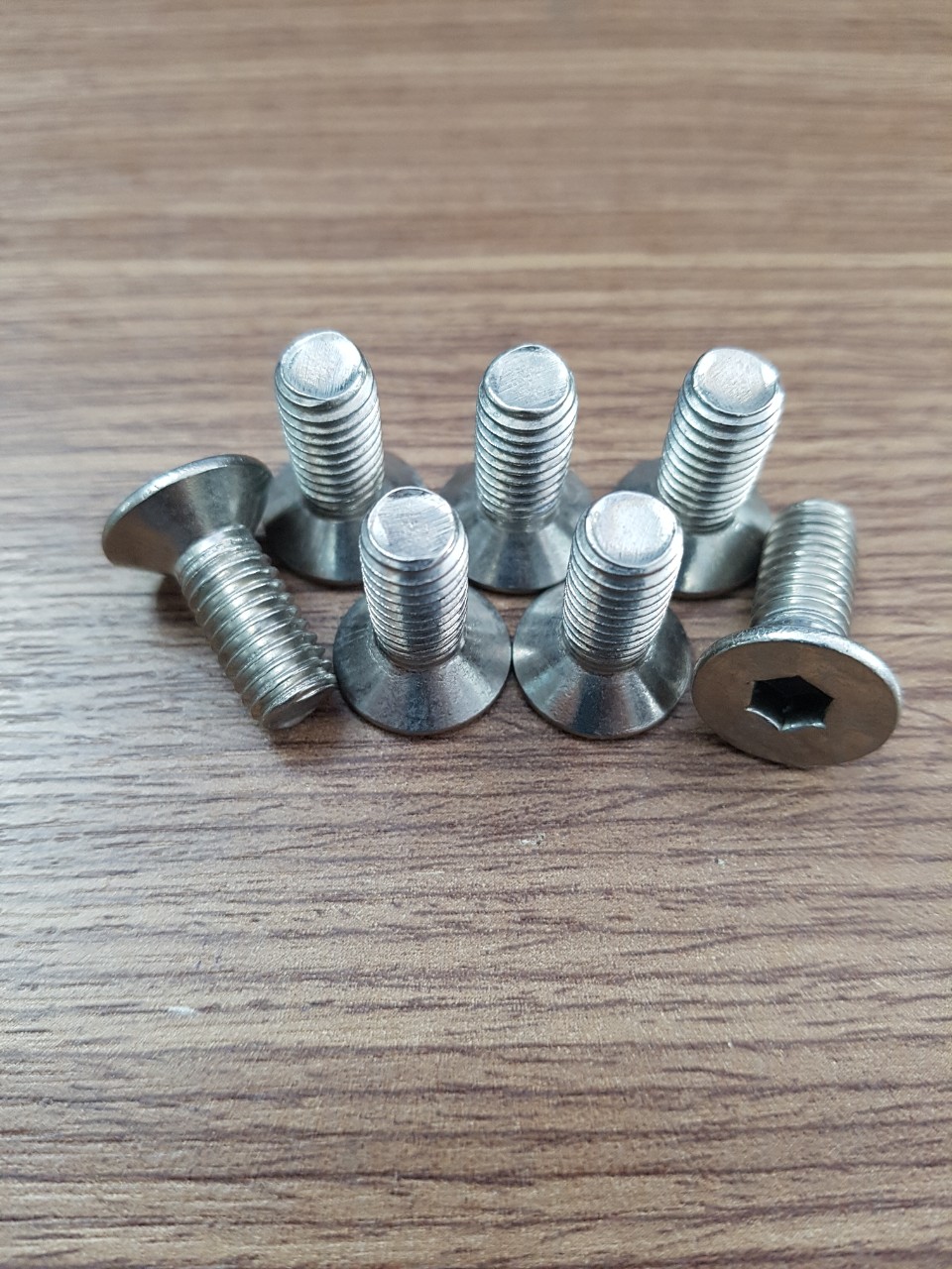COMBO 25 CON BULONG LỤC GIÁC ĐẦU BẰNG INOX 201 8X20 M.E HOÀNG KHANG