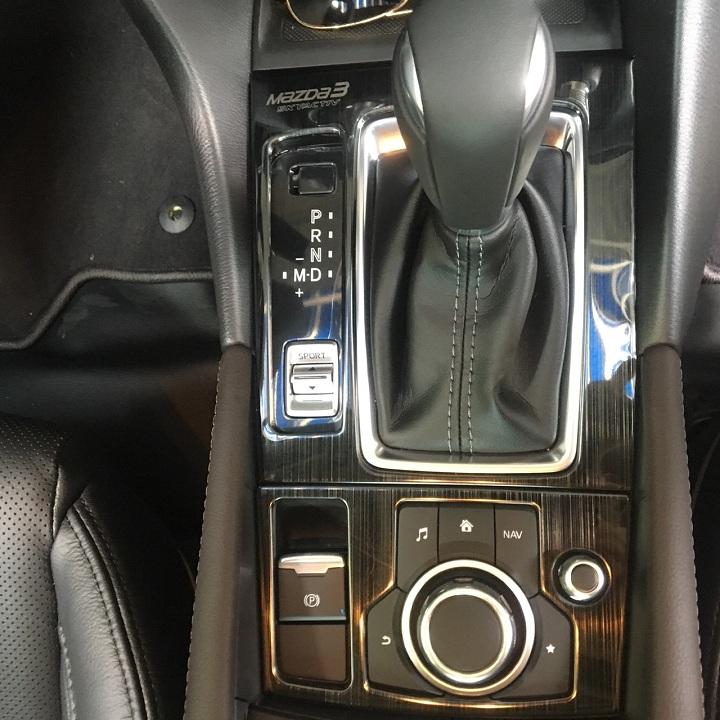 Ốp nội thất vân Titan theo xe MAZDA 3 đời 2017 - 2018