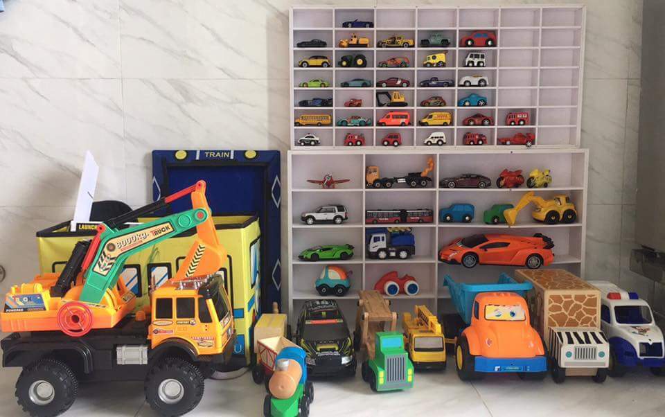 Kệ trưng bày xe mô hình 1:64 gồm 56 ô