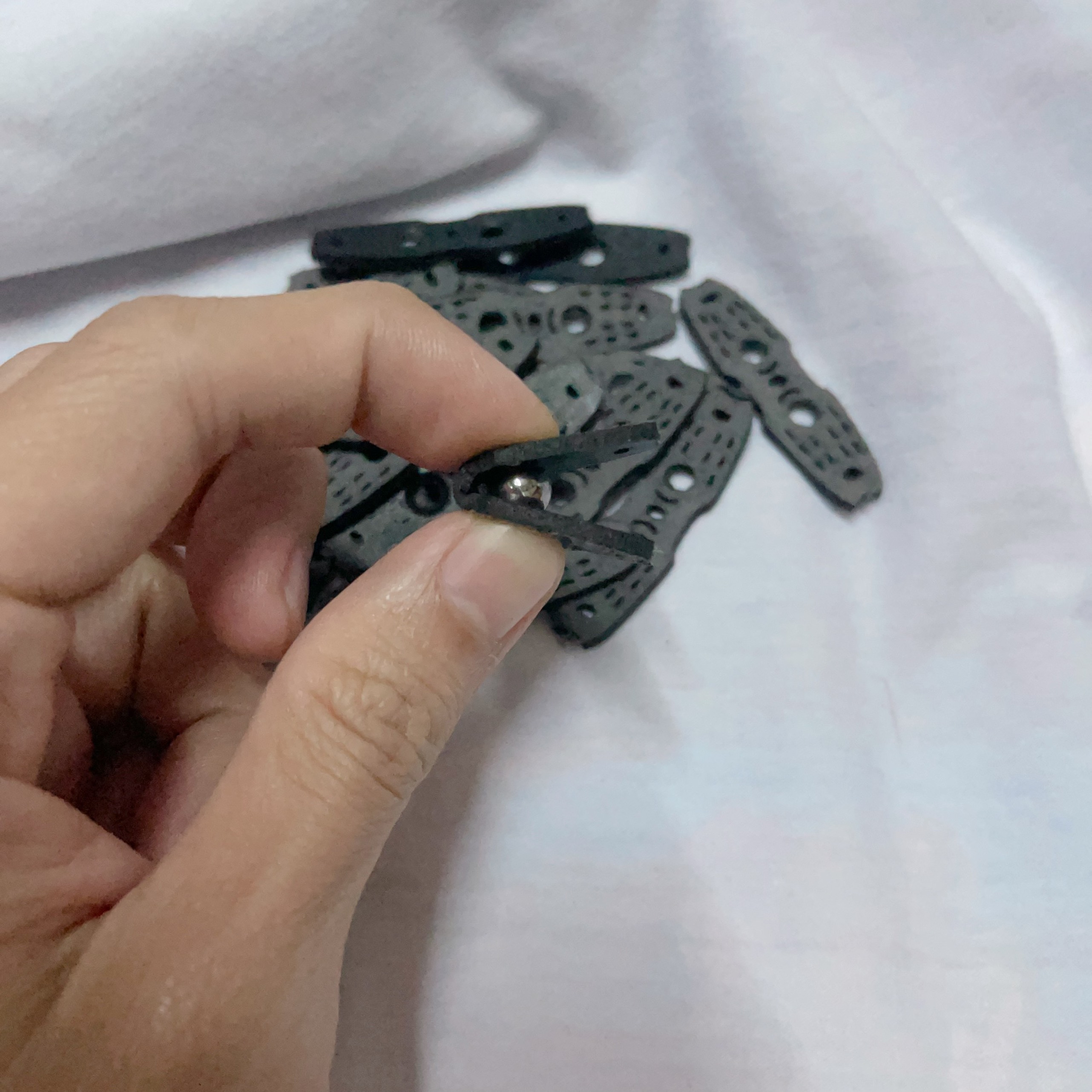 10 Miếng Da GZK Màu Đen 3 Lỗ Bi 6-7-8