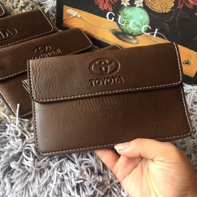 Ví đựng giấy tờ ô tô đăng kiểm in logo hãng Toyata