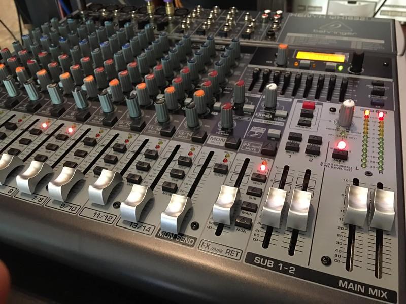 MIXER BEHRINGER XENYX QX1832USB