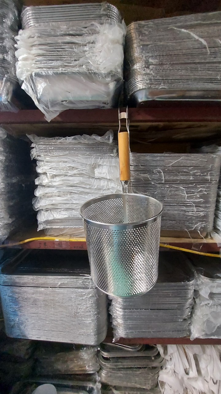 Ống trần bún phở inox dạng ống đột lỗ