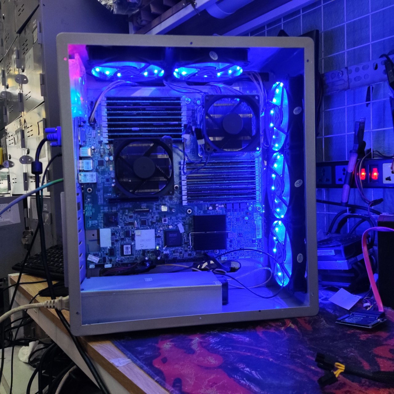 Máy chủ Dell PowerEDGE C2100 MOD case Tower (Dual X5650 12 core 24thread/ Ram 64Gb/ SSD 240Gb)