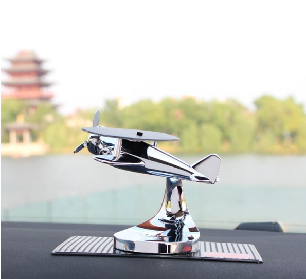>> SO SÁNH GIÁ CÁCH SỬ DỤNG MÁY KHỬ MÙI XE Ô TÔ | Shopee Lazada Sendo Tiki 62 Máy bay toả hương thơm khử mùi ô tô, chất liệu hợp kim cao cấp, sử dụng năng lượng mặt trời, vật dụng trang trí sang trọng cho xế
