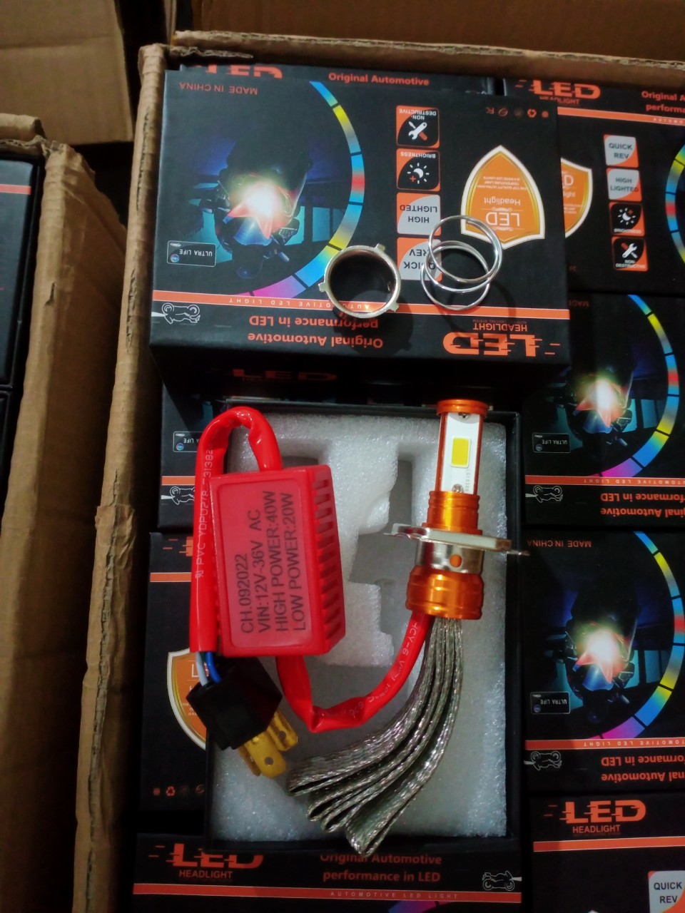 LED pha 3 mặt hàng xịn lắp xe máy .chân cắm h4.