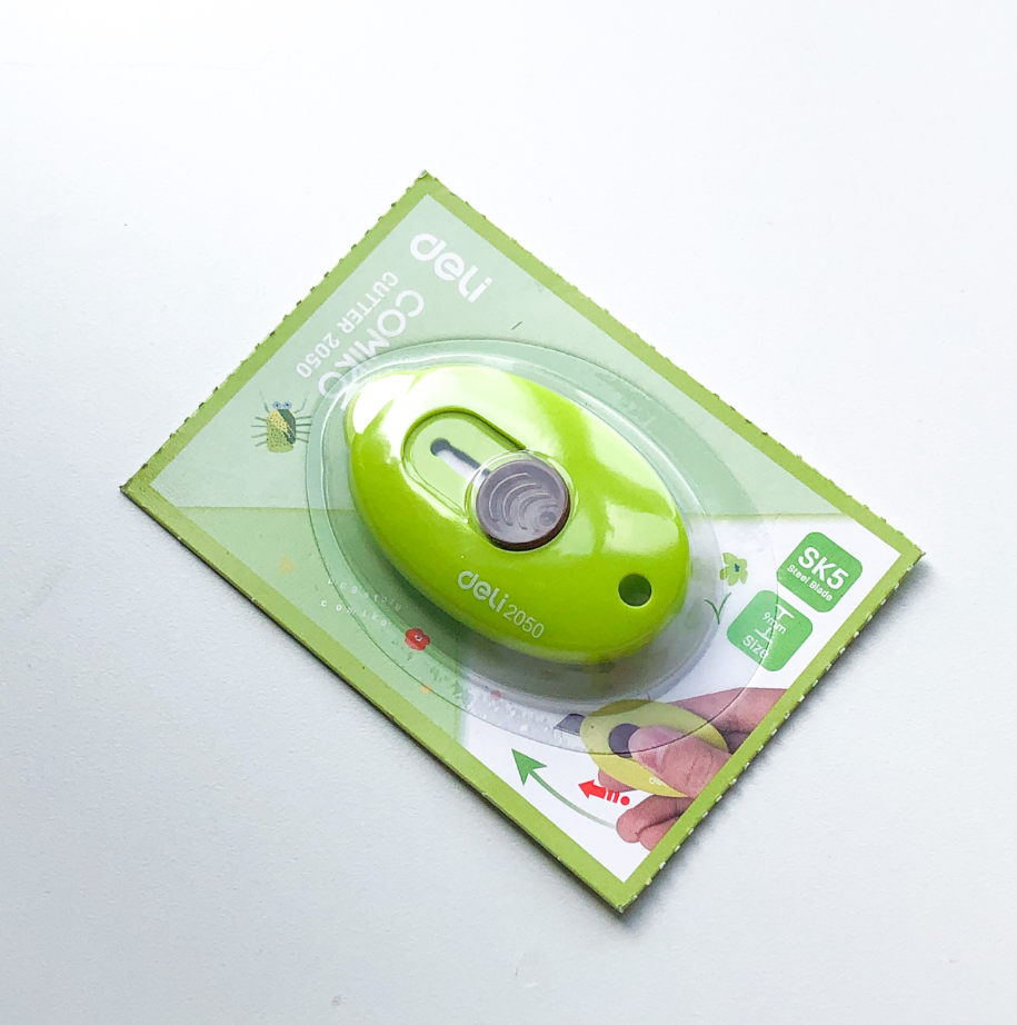 Dao Rọc Giấy Mini Dễ Thương Nhỏ Gọn Deli - E2050 - Hidari