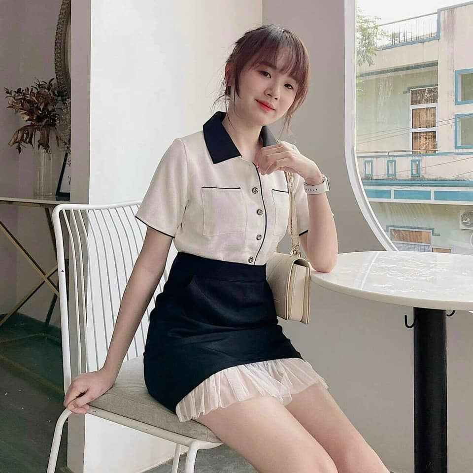Set chân váy phối áo sơ mi đen trắng cá tính