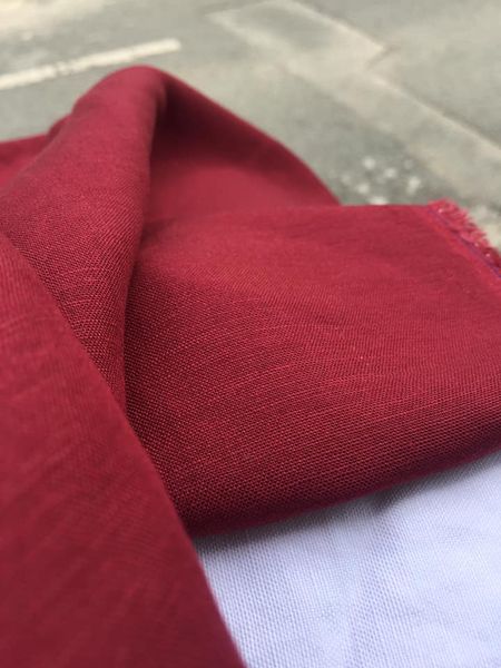 Vải Linen ướt màu đỏ đô, tông trầm!