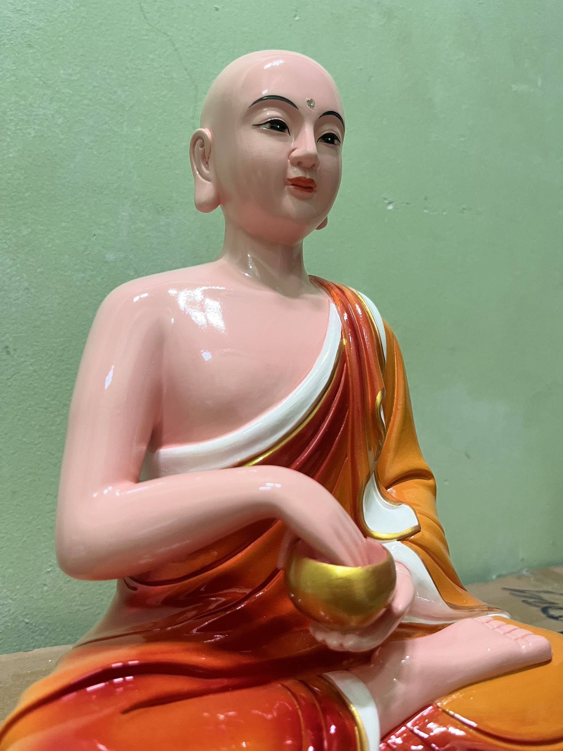 Tôn Tượng Thánh Tăng Sivali 30cm composite