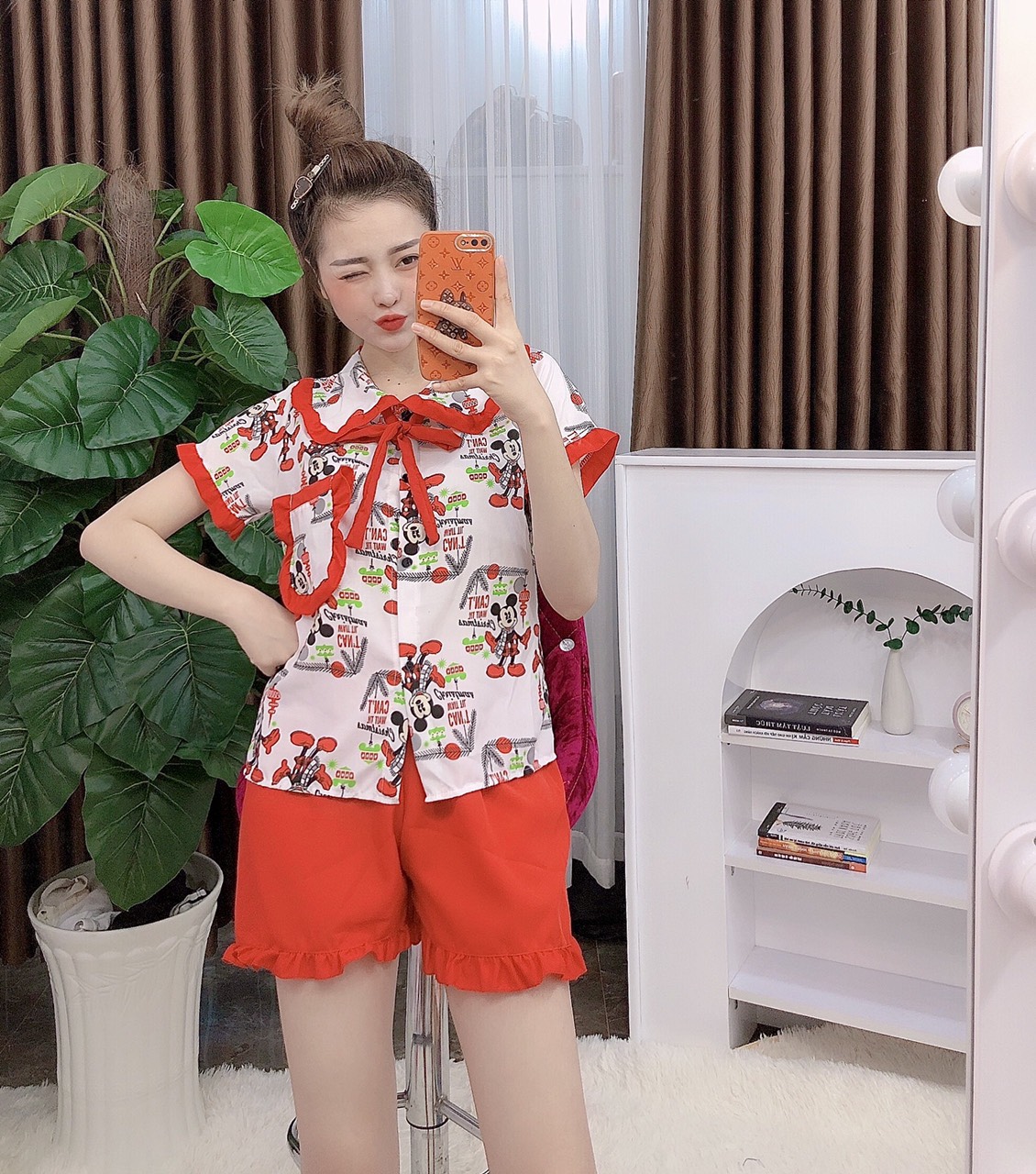 Bộ Đồ Ngủ Ngắn Phối Hai Túi Họa Tiết Xinh Yêu Vải Kate Lụa Mềm Mại, Freesize Dưới 57KG