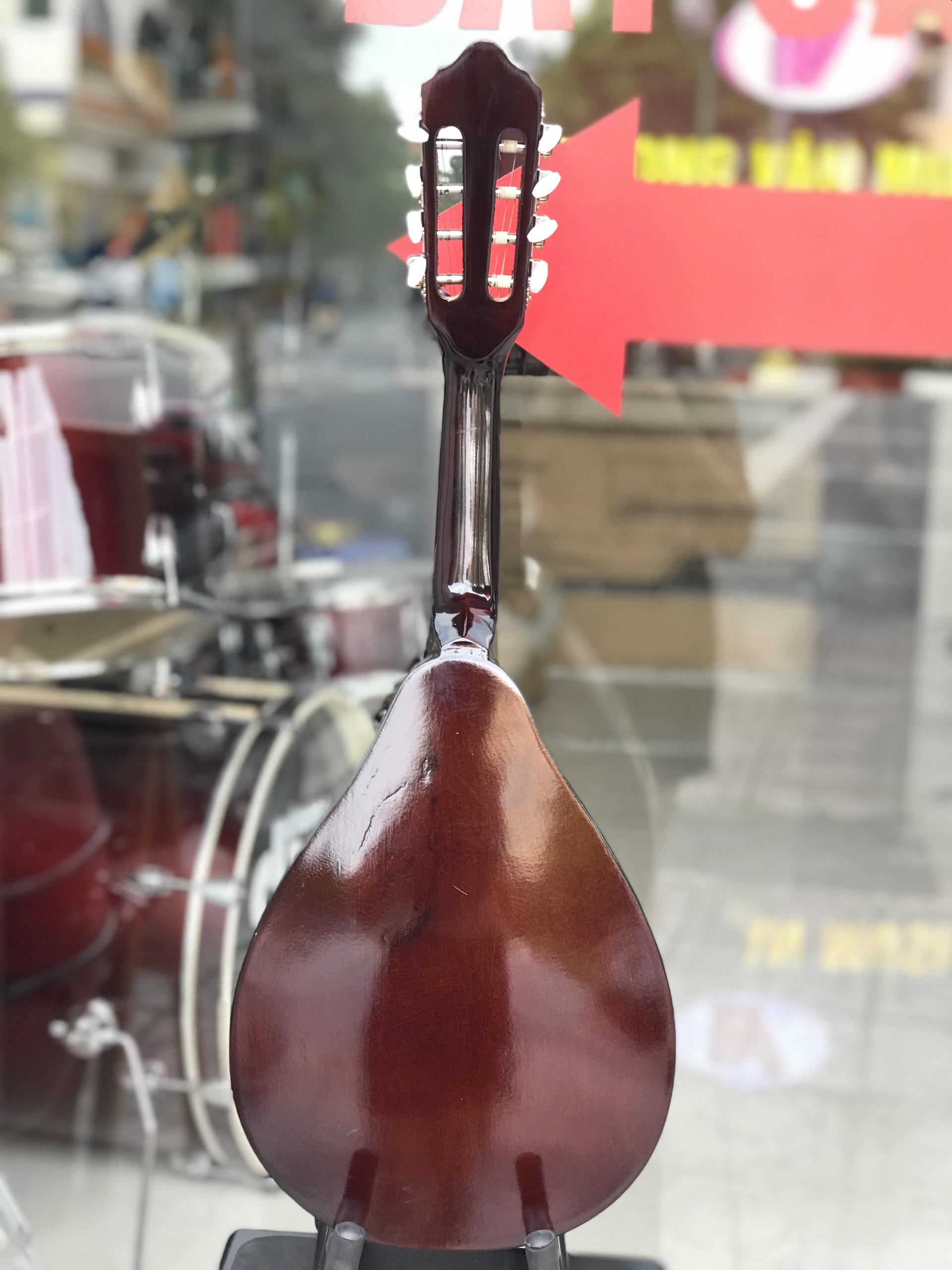 Đàn mandolin gỗ ép mặt thông