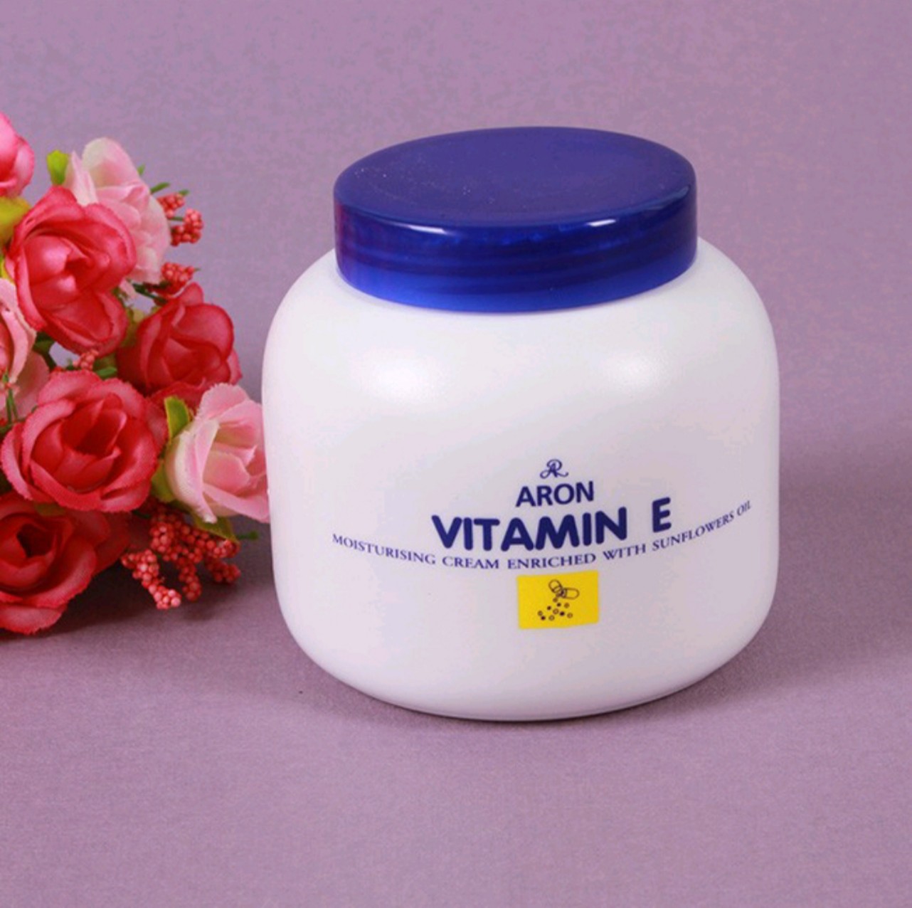 Kem dưỡng da cấp ẩm VitaminE Aron thái lan 200g