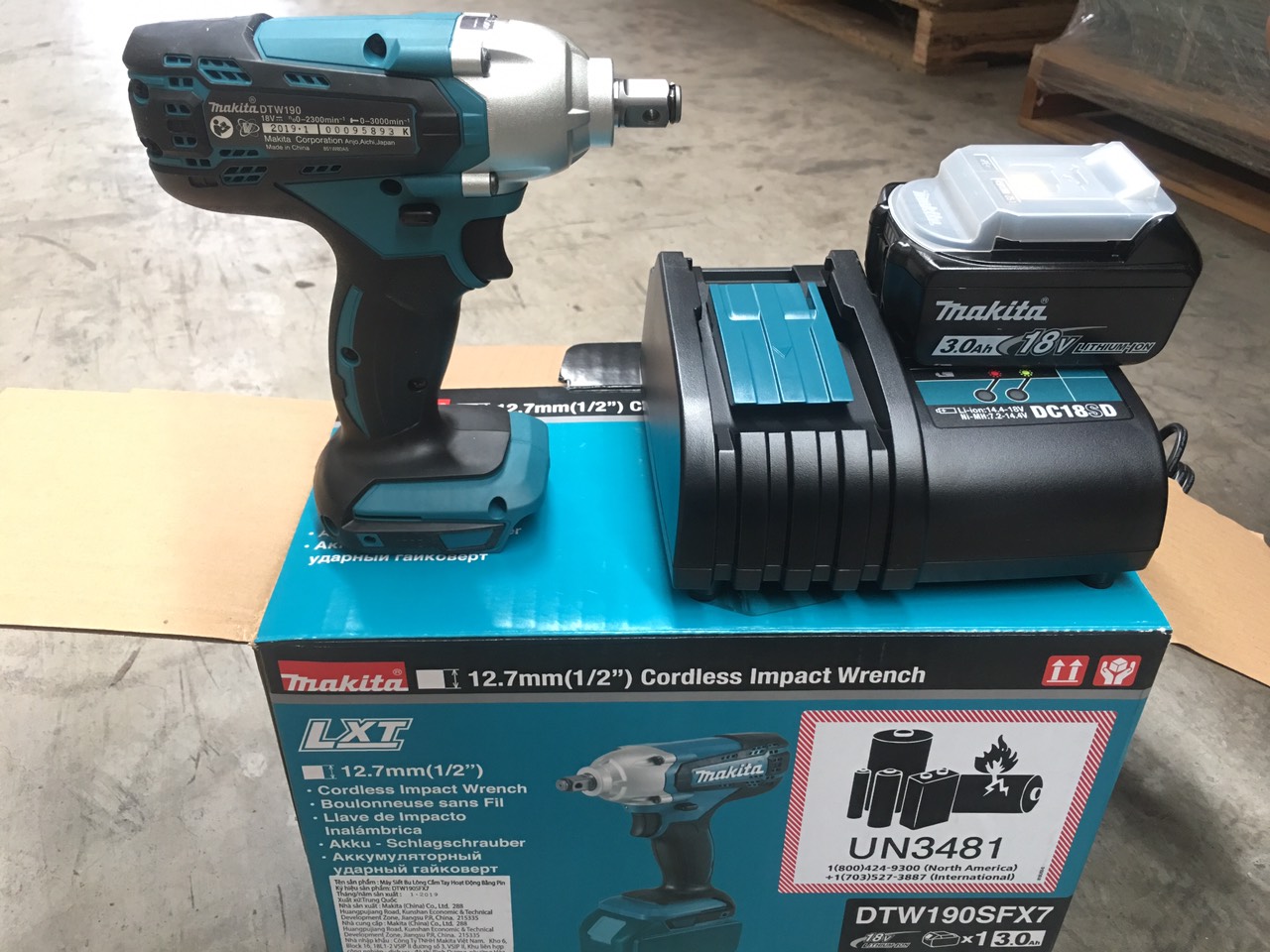 [Trả góp 0%]Máy Siết Bu Lông Dùng Pin(12.7Mm)(18V) Makita DTW190SFX7