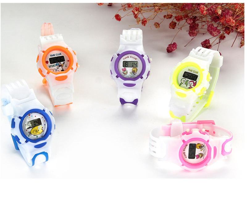(Giao màu ngẫu nhiên) Đồng hồ điện tử trẻ em C400 dây nhựa dẻo đủ 5 màu