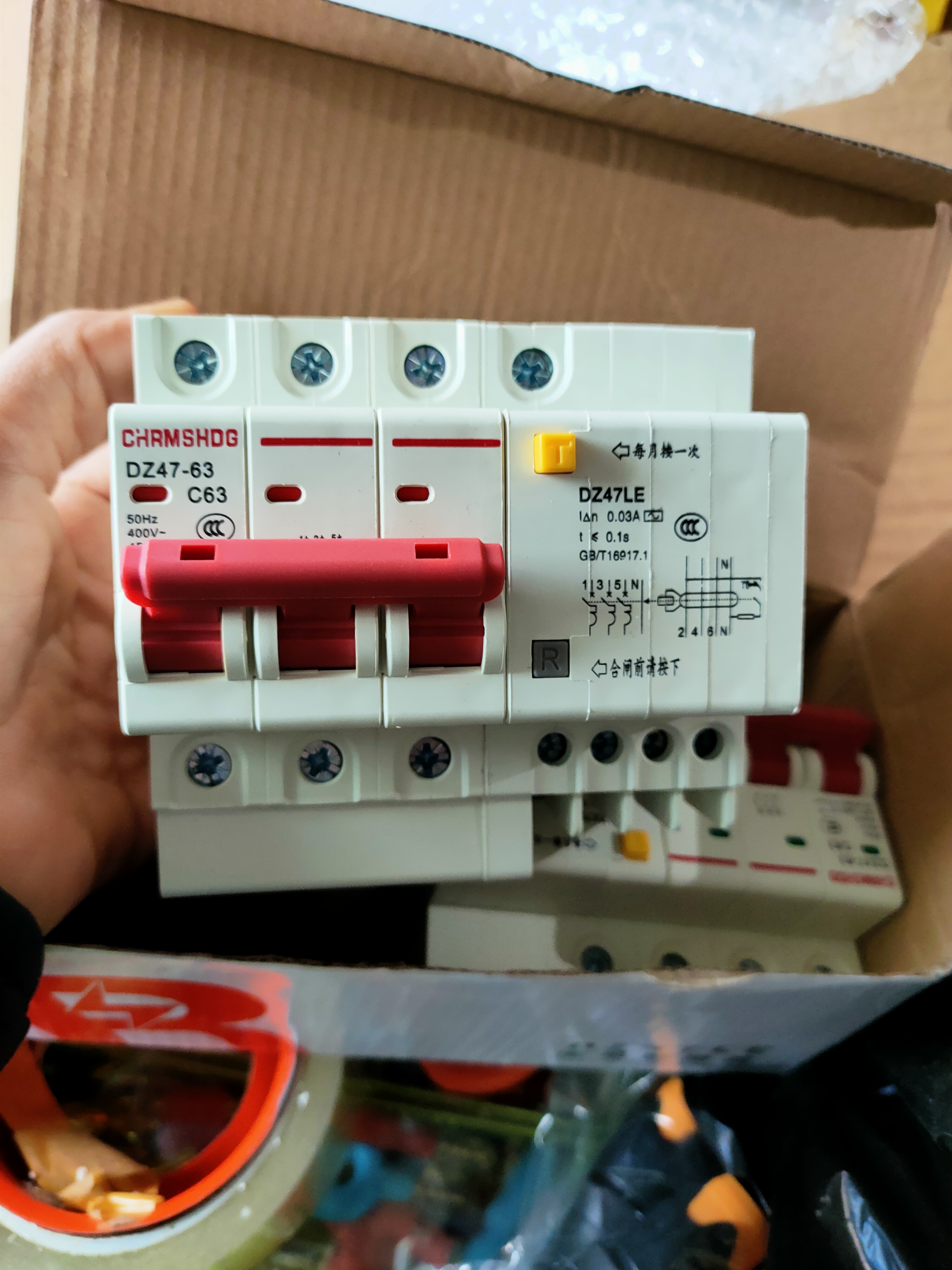 Aptomat chống giật 3 pha