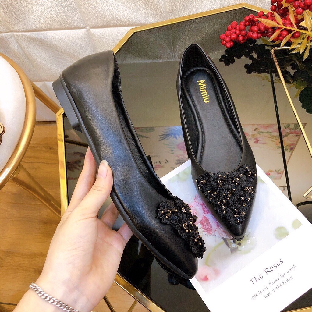 Giày búp bế mũi nhọn màu đen (T03)