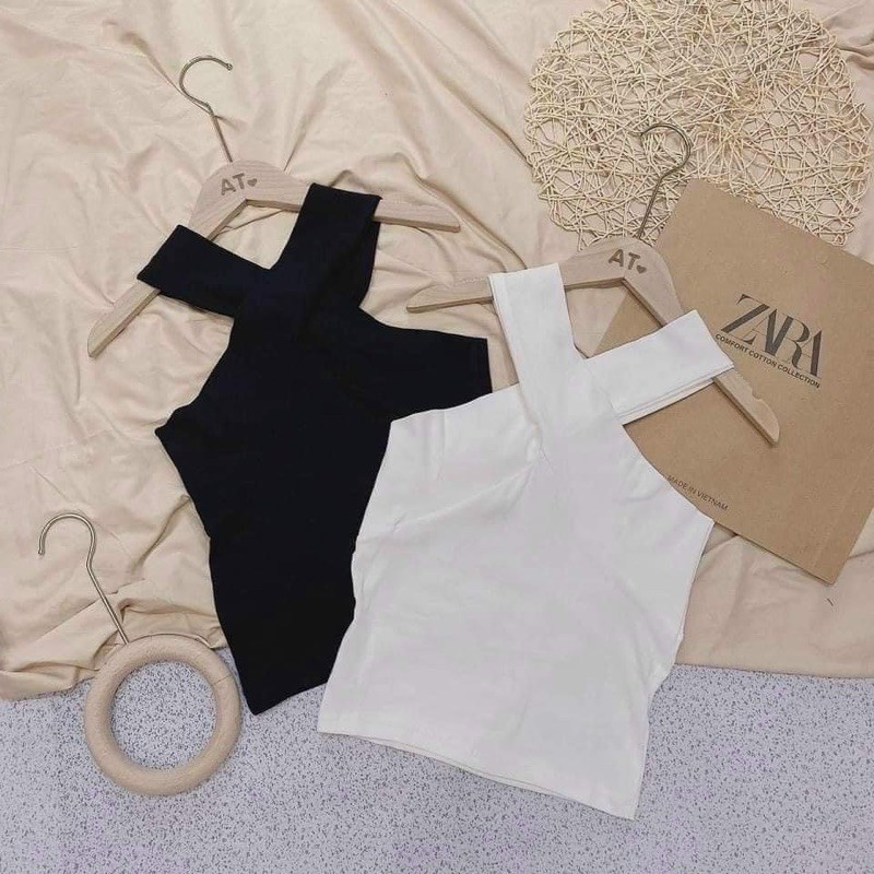 Áo thun cổ yếm mặc nhiều kiểu
