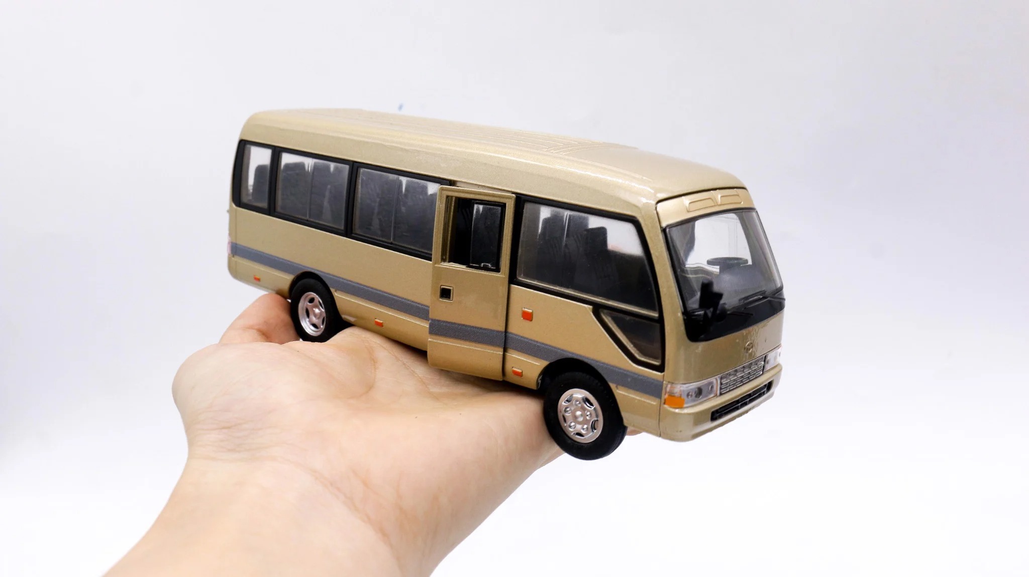 Mô hình xe hợp kim Toyota Coaster xe buýt kinh doanh xe mô phỏng xe trẻ em  đồ chơi xe mô hình  Chế độ tĩnh mô hình xe ô tô 
