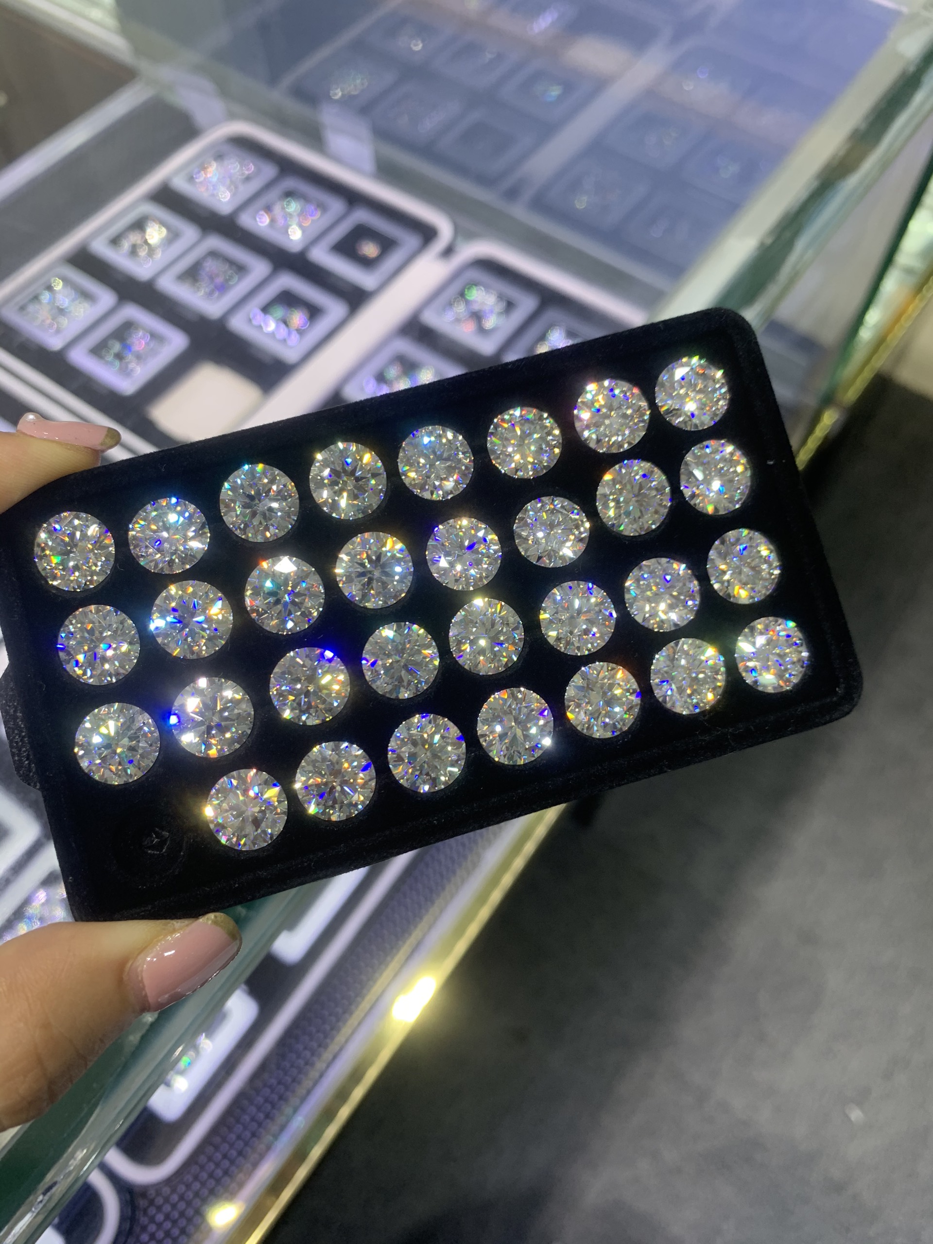 Moissanite 6.5 mm 1 carrat D VVS!