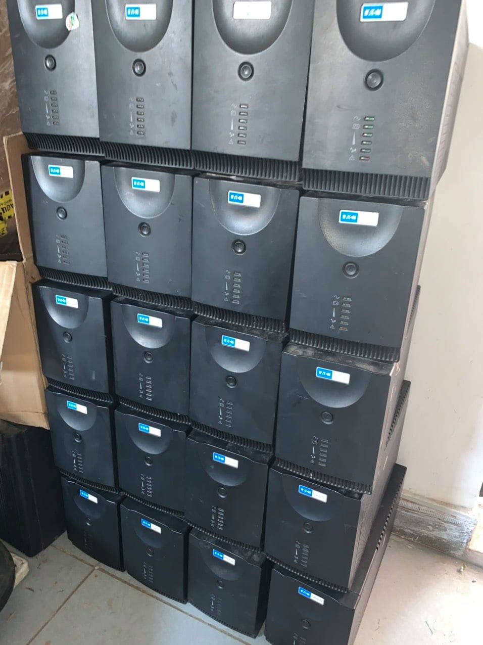 Bộ lưu điện EATON 2000va. Đã bao gồm ắc quy mới 100%