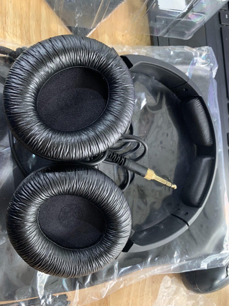 Tai Nghe Kiểm Âm KRK KNS 6402