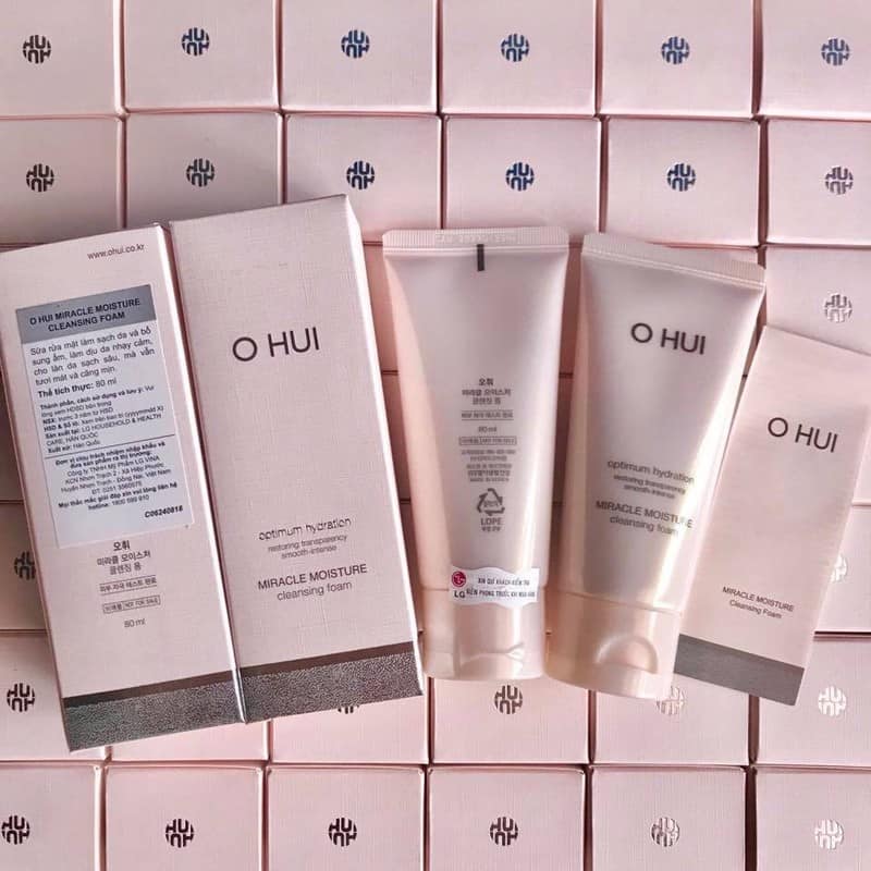 Sữa rửa mặt Ohui Miracle Moisture CLEANSING FOAM
