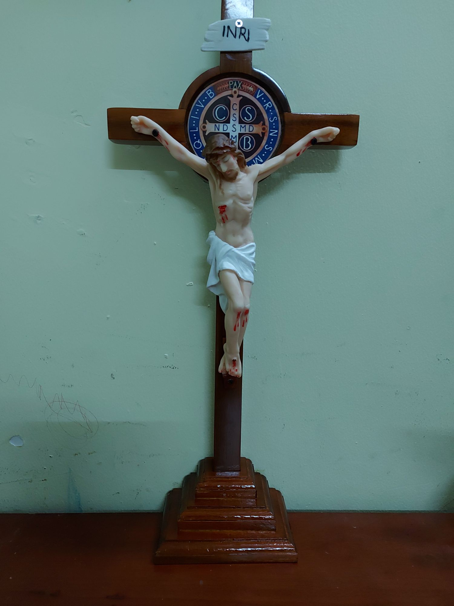Benedicto Thánh giá Chúa chịu nạn 30cm Polymer Traditional Novelty
