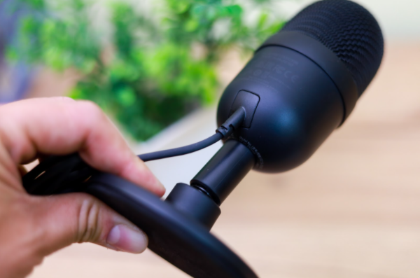 Thiết bị thu âm Razer Seiren Mini - Ultra-Compact Condenser Microphone