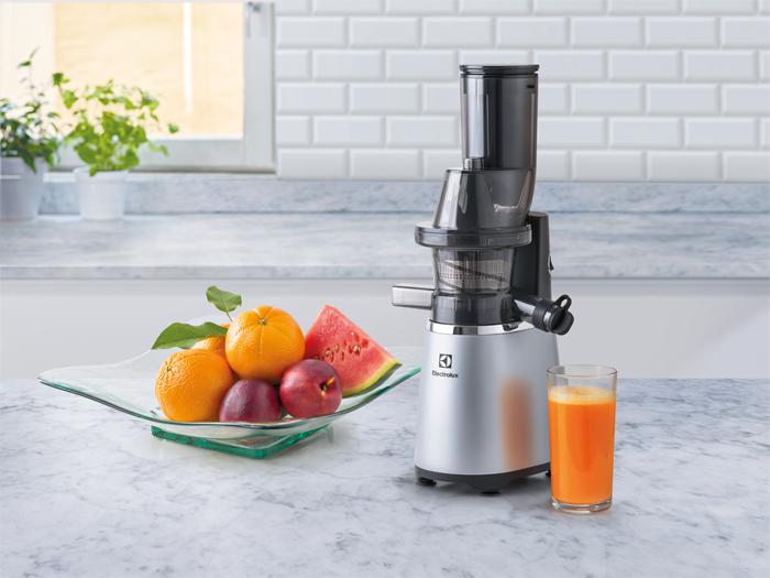Máy ép chậm trái cây Electrolux ESJ4000S