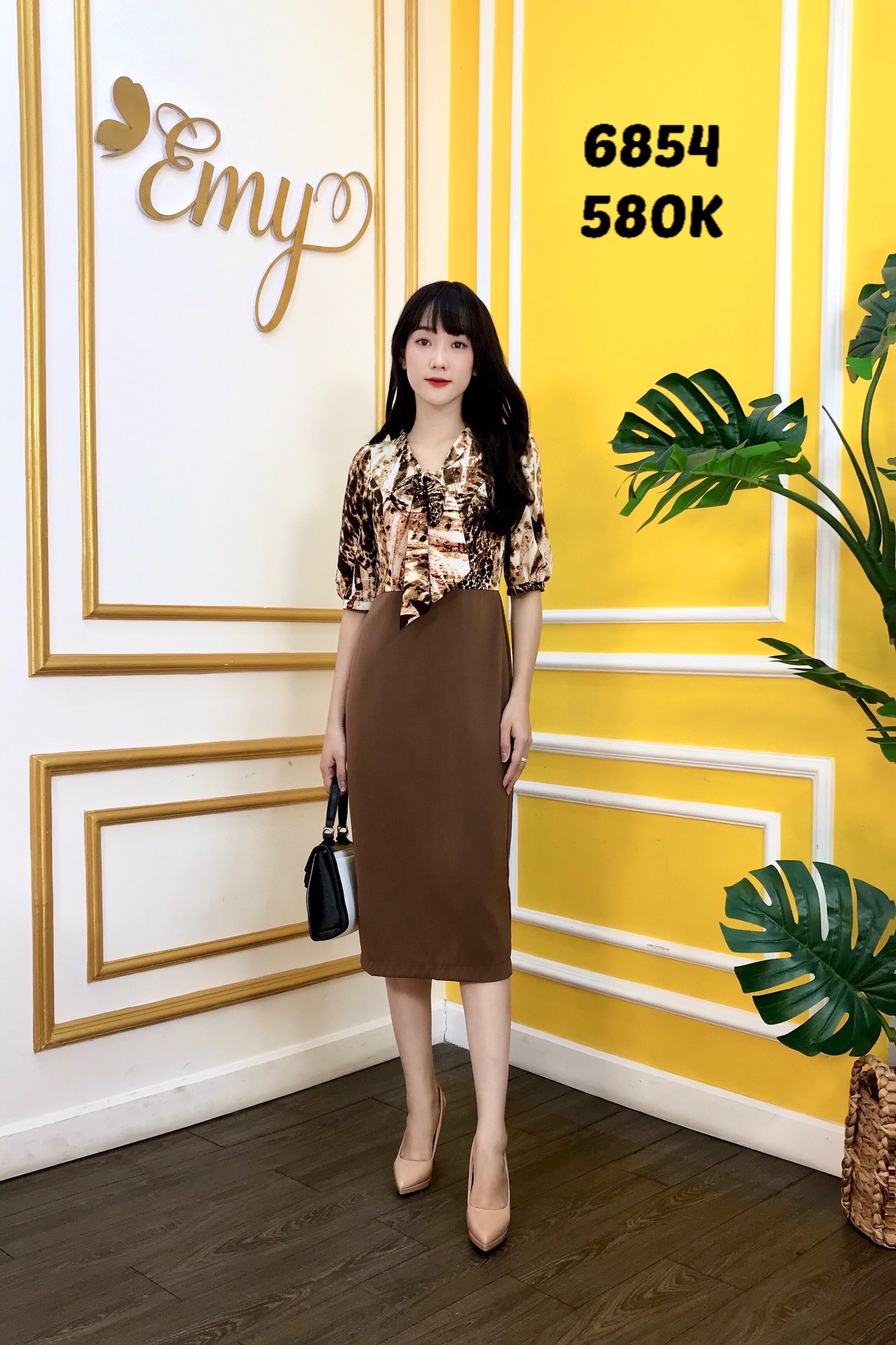 Đầm EMY EM6854 Body Phối Cổ Tim