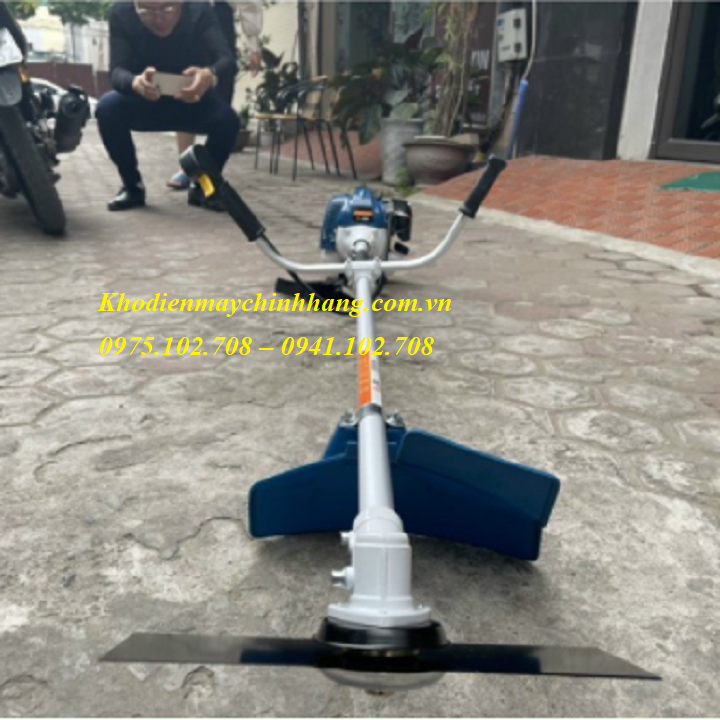 MÁY CẮT CỎ 2 THÌ BENLY BL411
