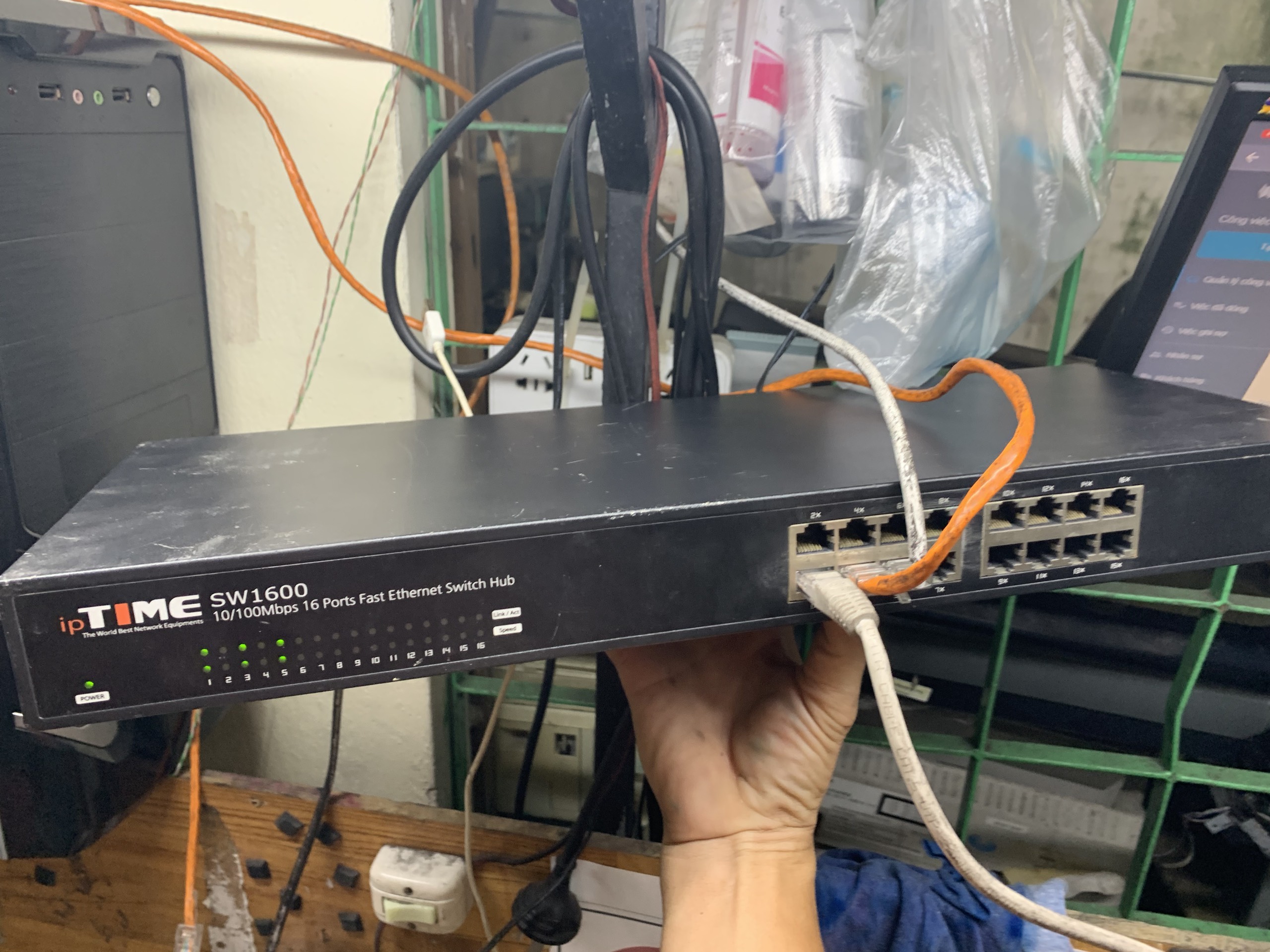 Bộ chia cổng mạng hub 16 cổng bền sắt chắc used