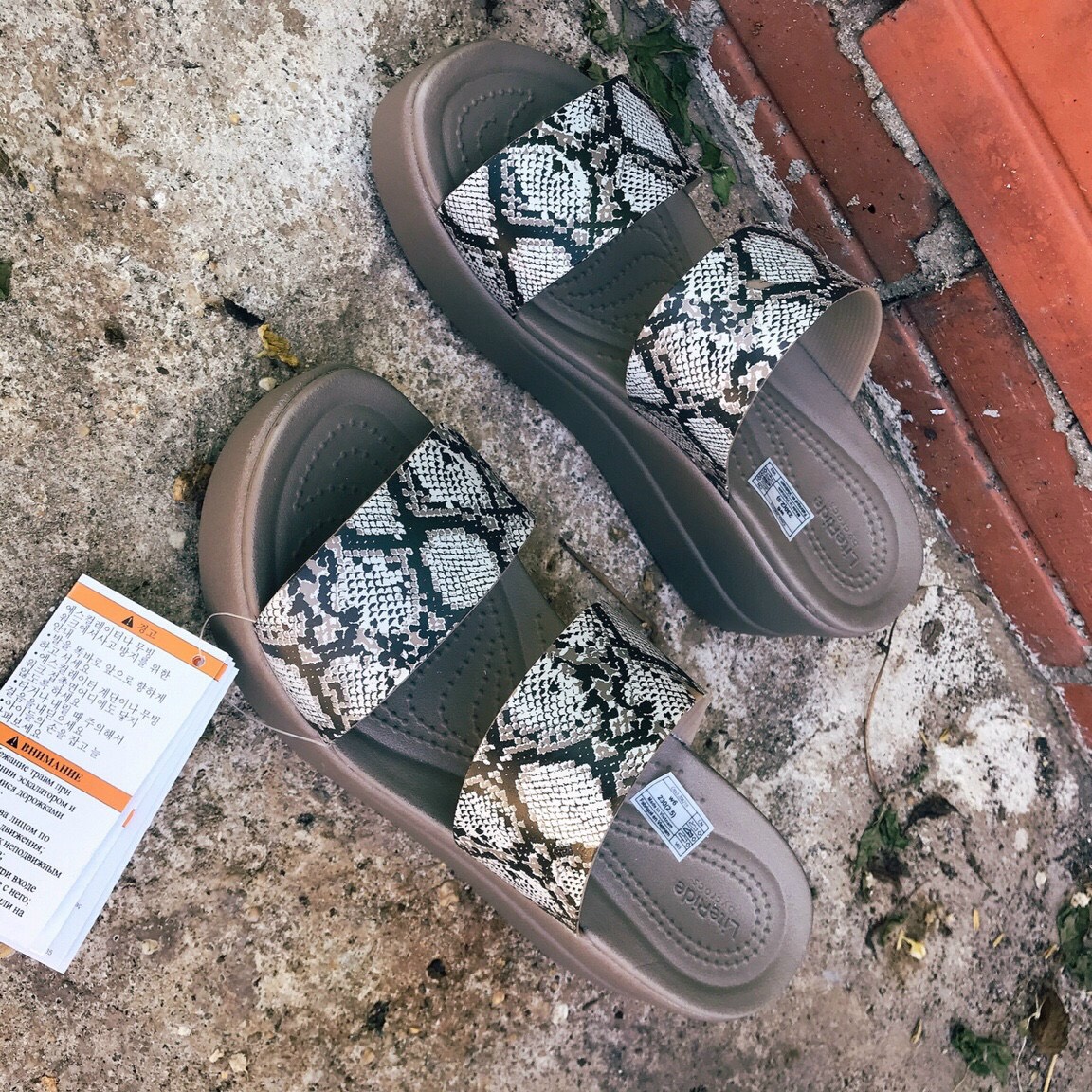 DÉP LÊ CAO GÓT CROCS-BROOKLYN