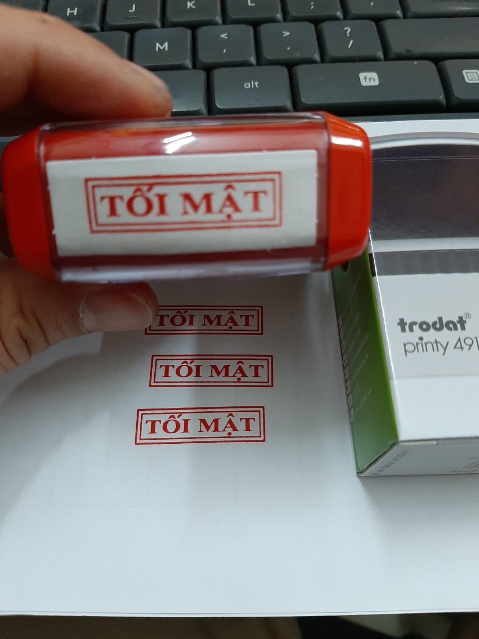 Con dấu tối mật
