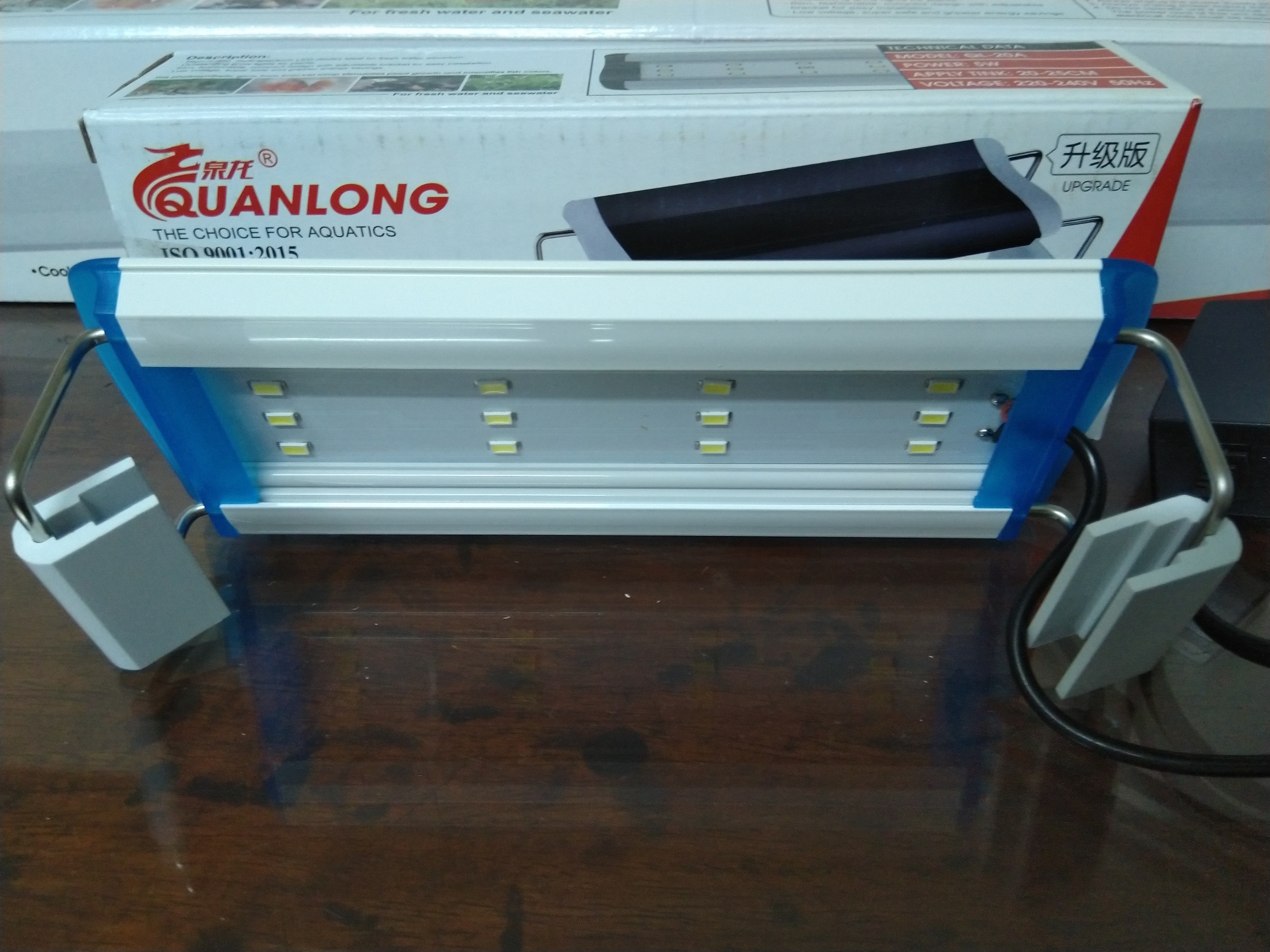 Đèn Led trắng và màu QUANLONG 20cm dùng cho hồ cá.
