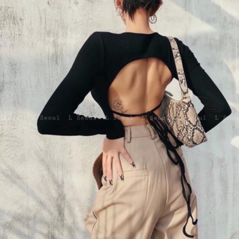 Áo kiểu khoét hở lưng cột dây
