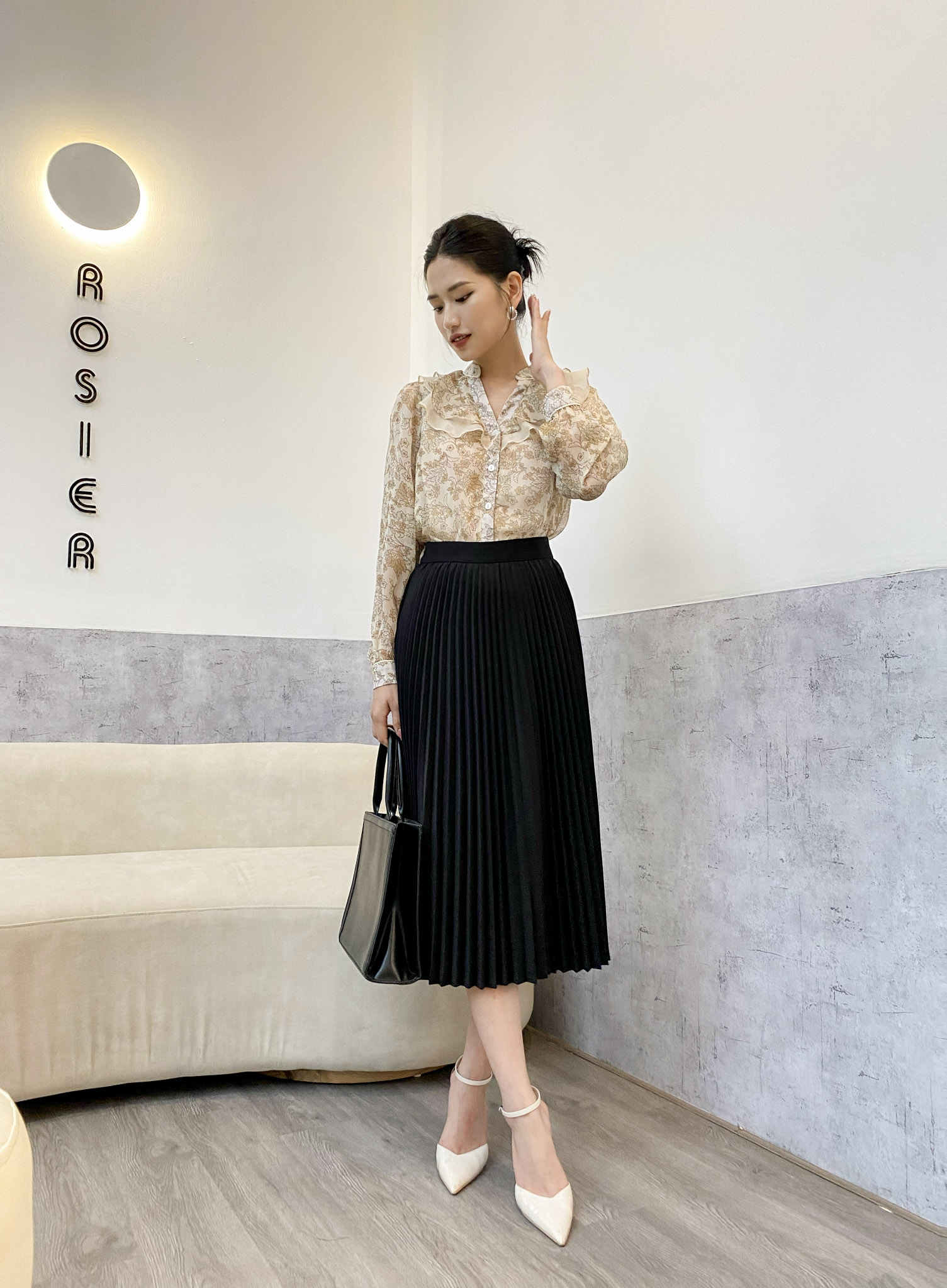 LALYA_CV109_Chân váy dập ly xòe quạt-Đen