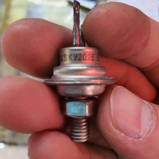 Thyristor Ky202 Nắn Dòng Nga. M.Q: 0765563012